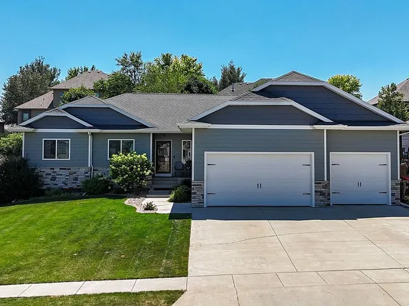 1905 W River Bluff Dr, Brandon, SD 57005