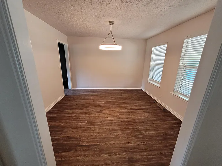 2214 Morgan Dr — Photo 3