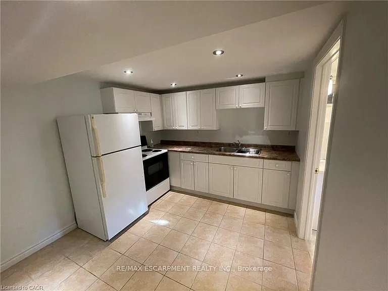 26 Stewart Ave #LOWER — Photo 17