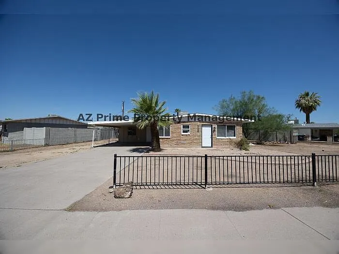 2130 W Cortez St — Photo 3
