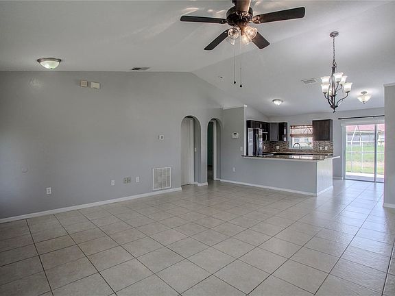 4th image of 1721 Santee Ave