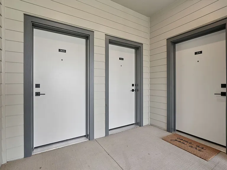 River Park Apartments — Photo 23