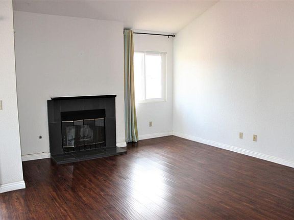 3rd image of 11349 Avenida De Los Lobos APT C