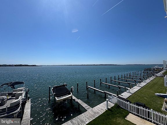 4th image of 421 Bayshore Dr Unit 202
