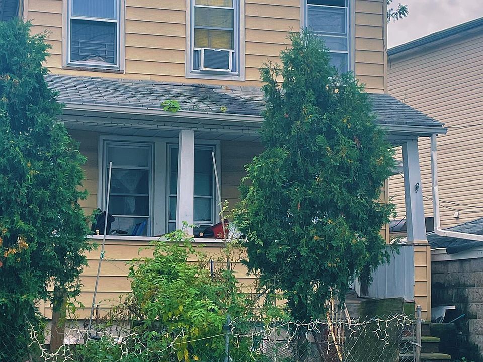 2nd image of 158 Blackford Ave
