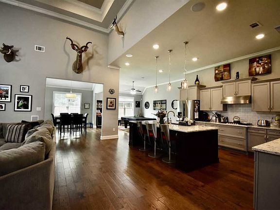5th image of 1015 Old Hearthstone Cir W