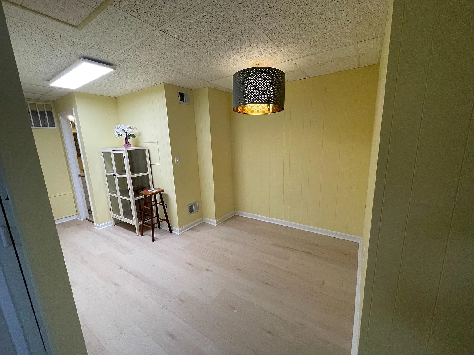 4 bed, 2800 sqft, $1,600 — Photo 2