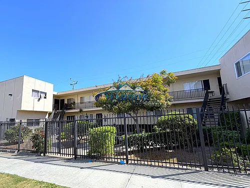 12302 S Inglewood Ave #E Photo 1