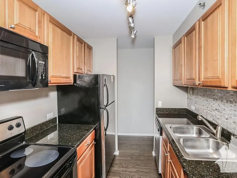 4334 N Hazel St #508 — Photo 10