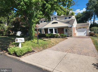 3161 Manor Rd, Huntingdon Valley, PA 19006