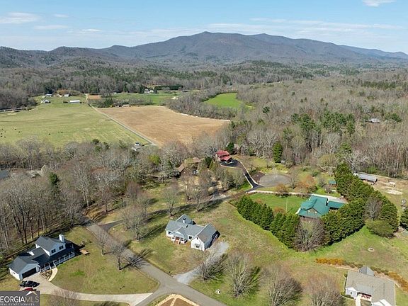 3rd image of 67 Riverwood Pl