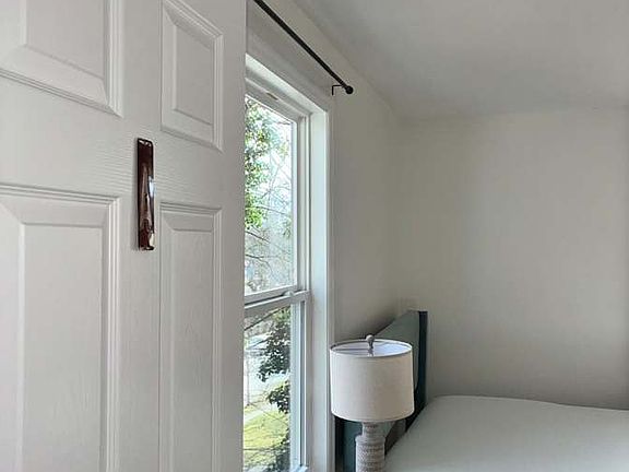 2nd image of 2827 E 5th Ave Room A