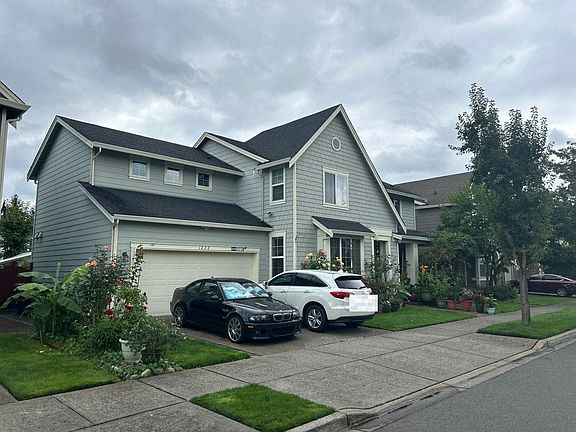 3rd image of 1222 32nd St NE