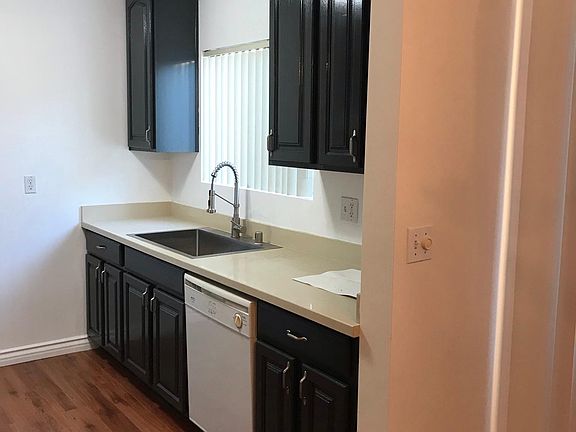 2nd image of 1730 Barry Ave APT 3