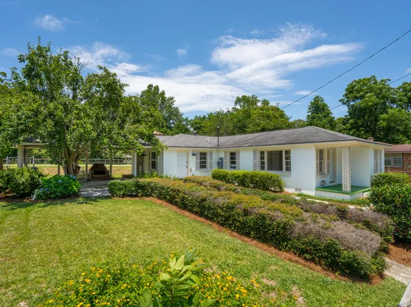 1121 Armstrong Ave, Charleston, SC 29407