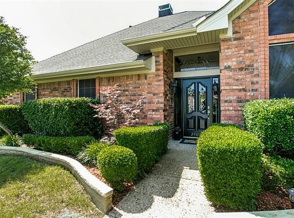 3rd image of 2400 La Vida Pl