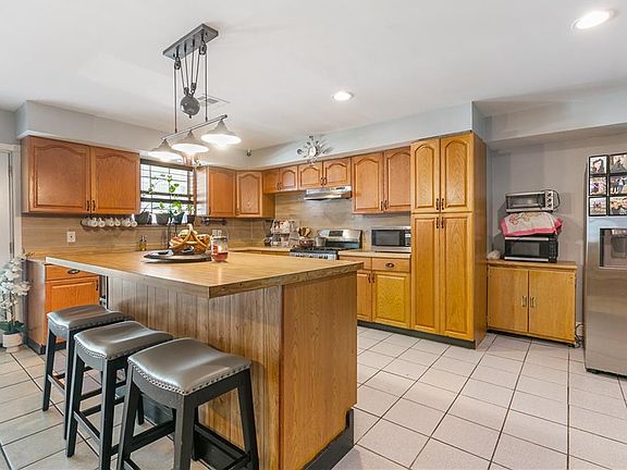 4th image of 505 Fielding Ave