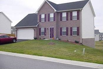 1st image of 220 Berkshire Dr NW