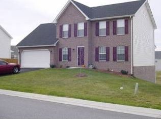 220 Berkshire Dr NW, Christiansburg, VA 24073