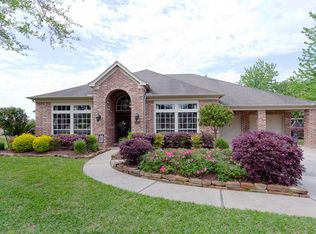 809 Mockingbird Ln, Friendswood, TX 77546
