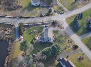 11 Chase Ln, Stratham, NH 03885