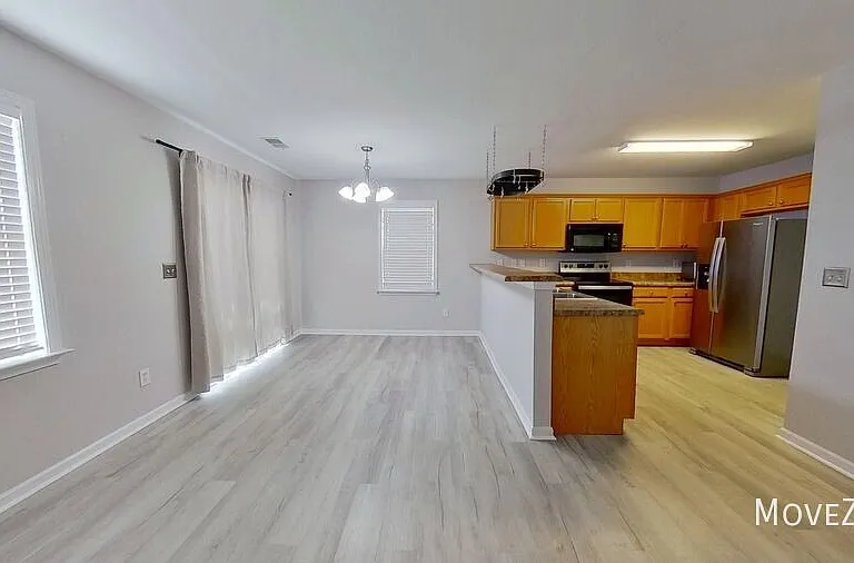 1347 Parkland Way — Photo 3