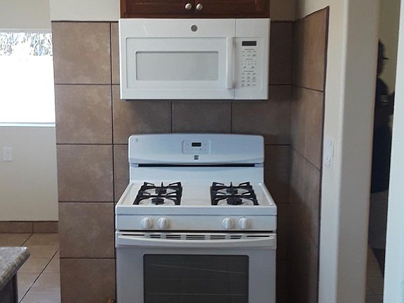 5th image of 856 W 55th St #1/2