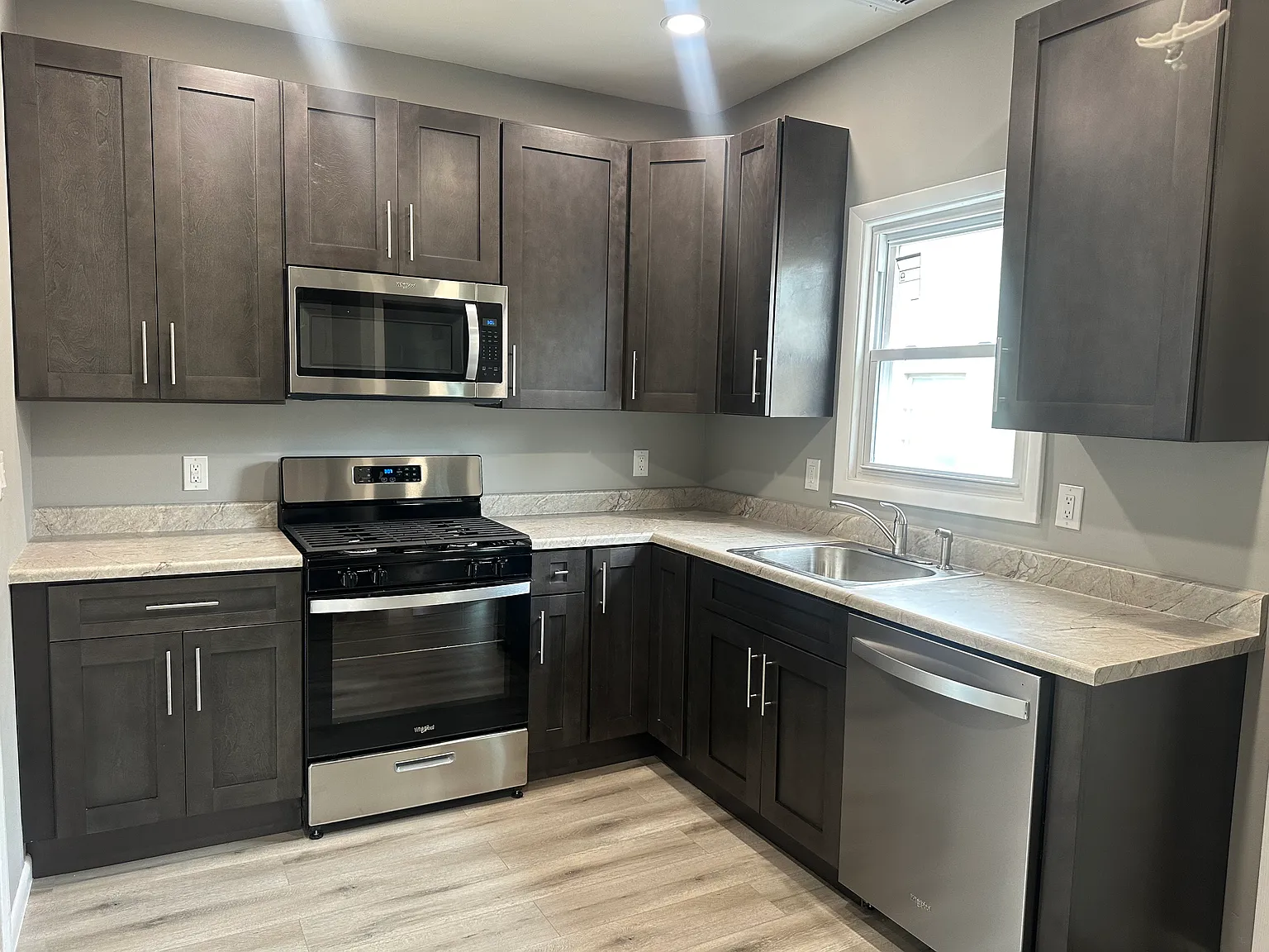 2 bed, 1900 sqft, $2,600 — Photo 3