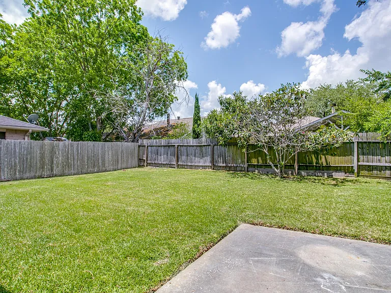2530 Wheelwright Ln — Photo 17