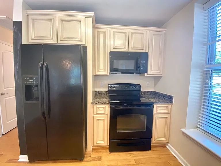 11 Maverick Dr — Photo 121