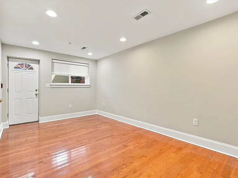 1014 Clinton St #1STREAR — Photo 8