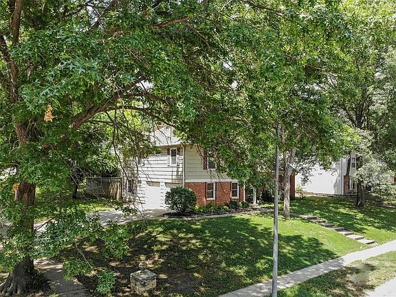 2nd image of 3600 Birchwood Dr