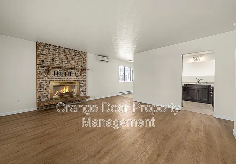 834 S 72nd St — Photo 6