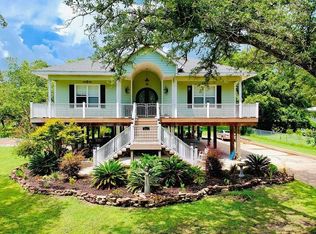 811 Lake Ave, Pascagoula, MS 39567