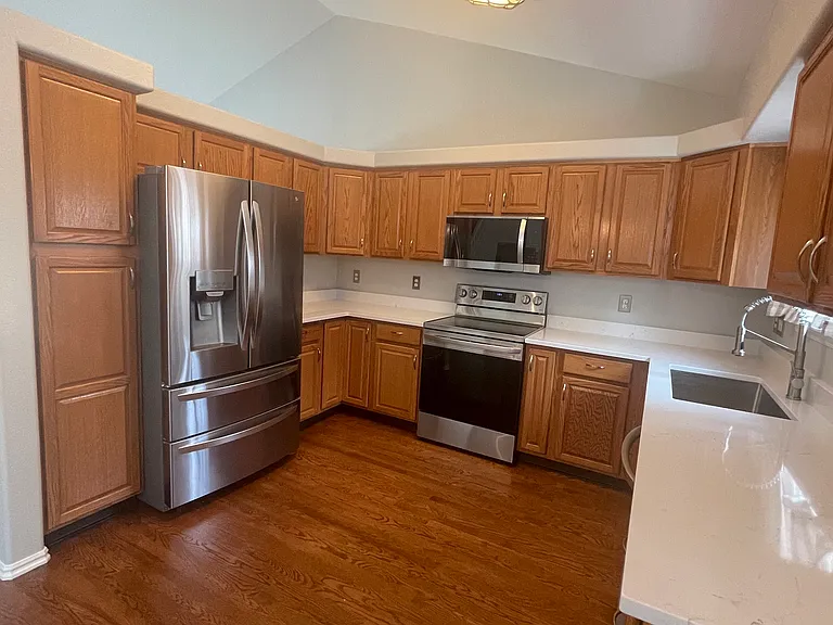 8942 W Lake Dr — Photo 3