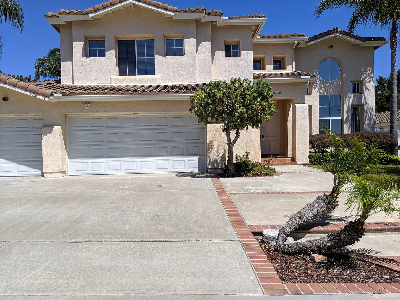 4 bed, 3211 sqft, $4,800 — Photo 2