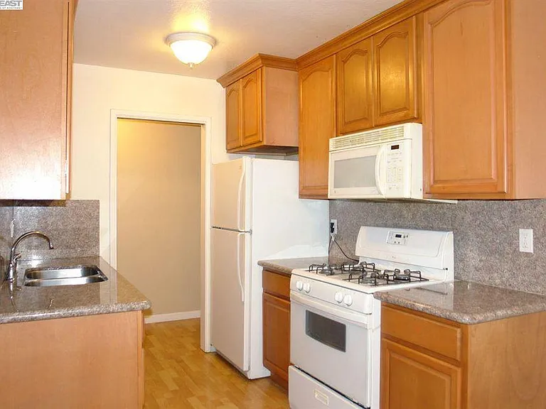 38500 Paseo Padre Pkwy #209 — Photo 1