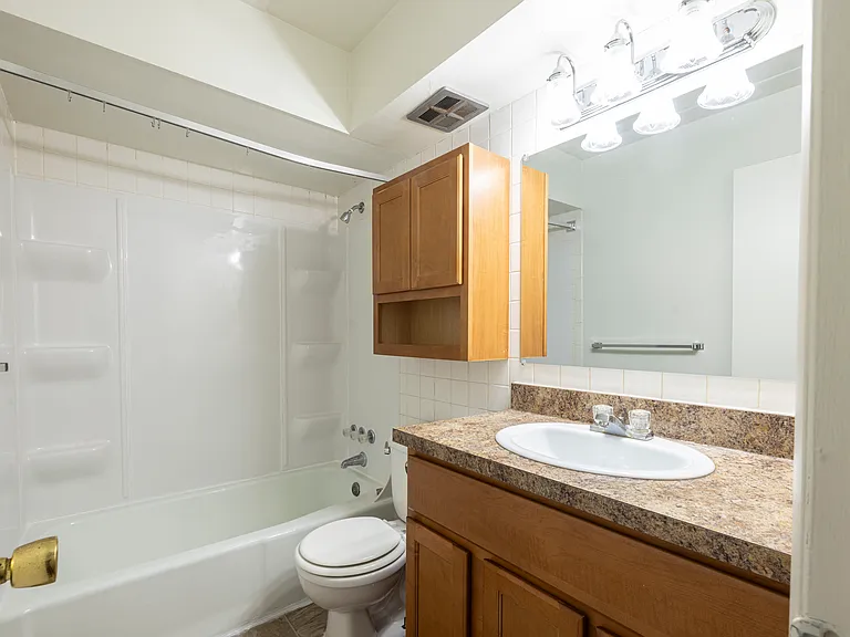 Woodside Terrace Apartments — Photo 46
