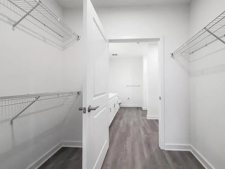 The Raven Residences — Photo 3