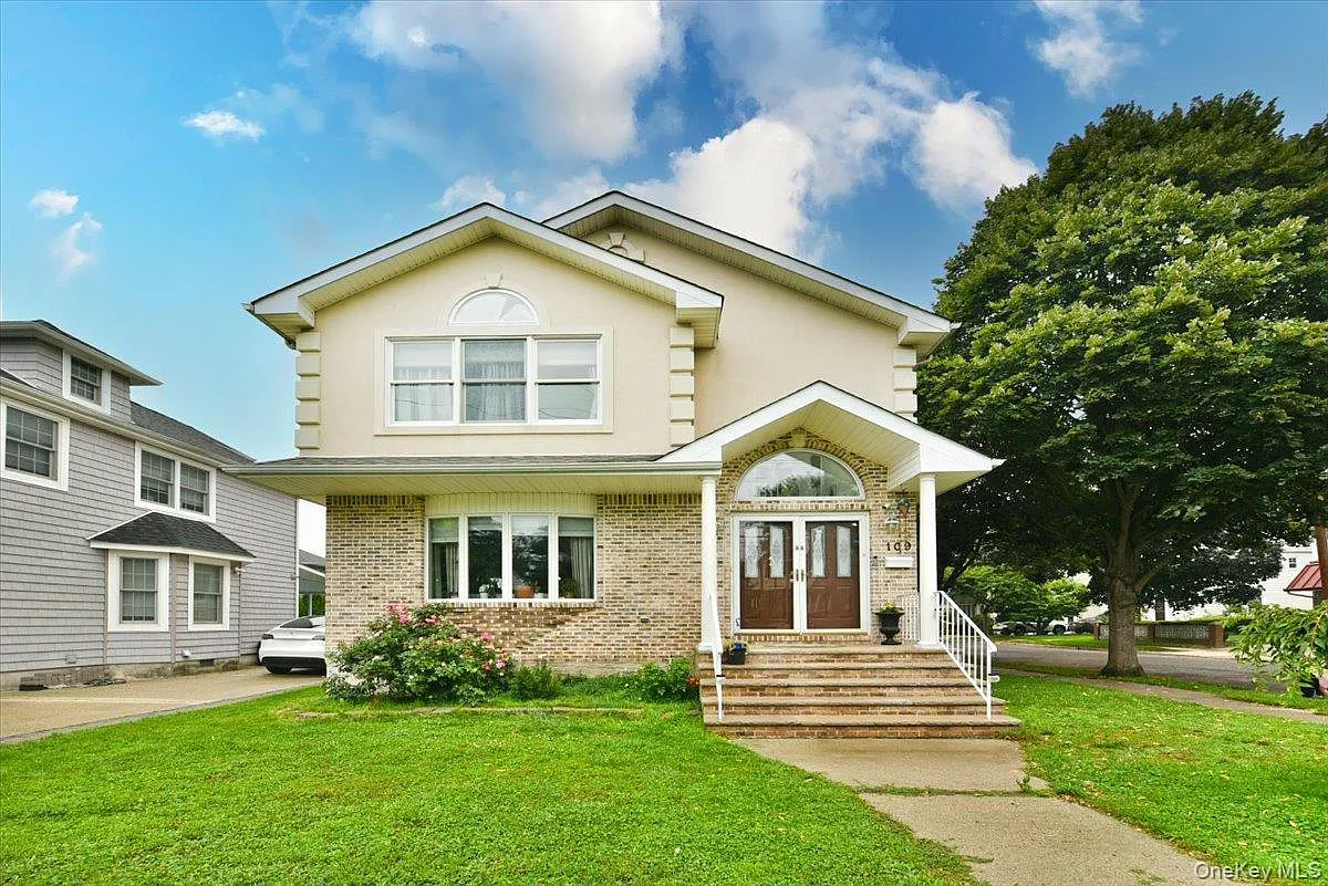 5 bed, 3.5 bath, 2724 sqft, $6,000 — Photo 1