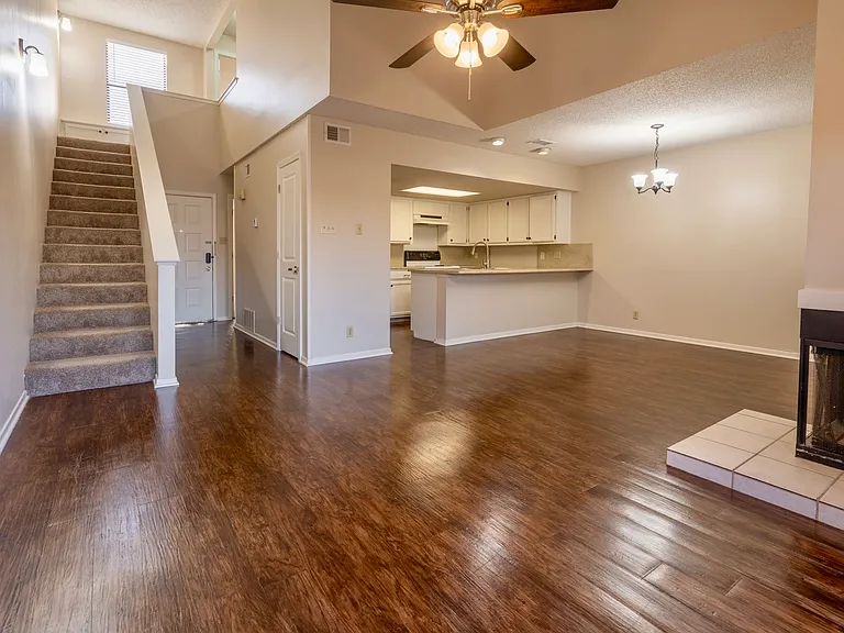 4533 Bermuda Dr — Photo 2