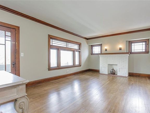 4th image of 2115 Lewis Dr #Up