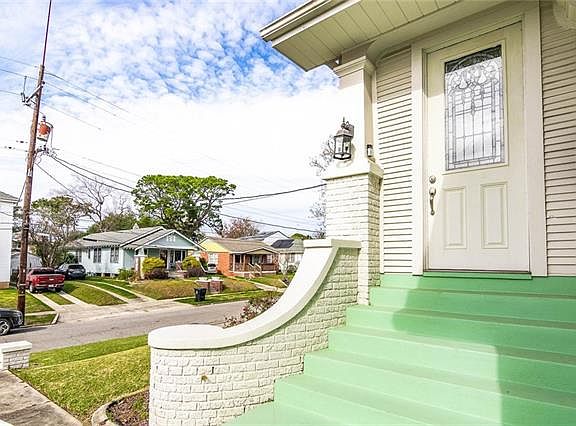 3rd image of 4423 Baccich St