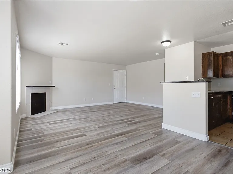 350 S Durango Dr #120 — Photo 9