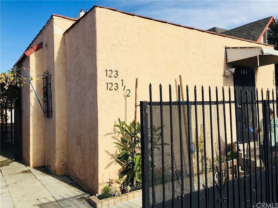 2nd image of 123 E 55th St