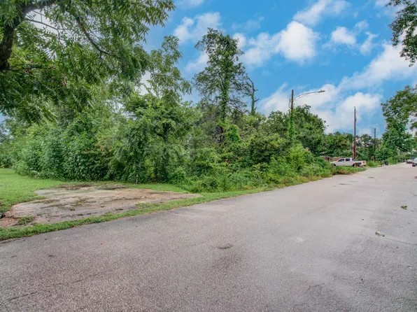 4615 Tronewood St, Houston, TX 77016