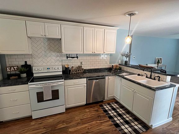 5th image of 943 S Southland Dr