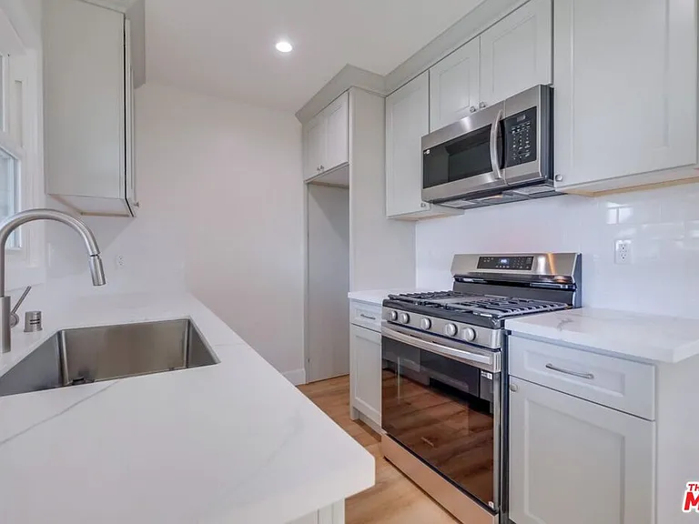 8356 Kittyhawk Ave — Photo 10