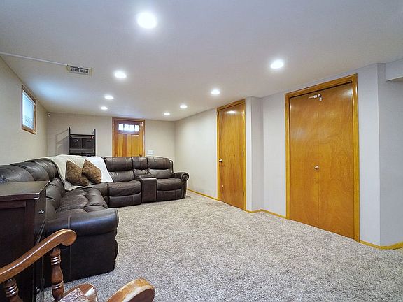 4th image of 26 Galloway Ave