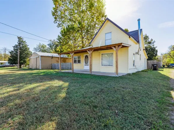 922 W Hinchley St, McLoud, OK 74851